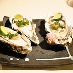 焼き貝 久遠 - 2014.1 生牡蠣3種盛り合せ（1,000円）長崎県小長井漁港×2、北海道昆布森