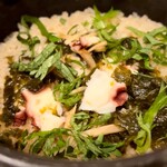 Earthen pot rice with natural seaweed