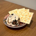 Black bean cream cheese with crackers