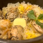 Earthen pot rice with Oyster and Chinese cabbage