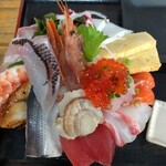 魚屋直営食堂　魚まる - 海鮮丼
