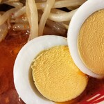 蒙古タンメン中本 - 玉子アップ