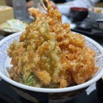 Sakanaya Shokudou Urokojuu - ▪️えび天丼¥1.700
                        　※海老天は5本
                        　※あら汁が美味しく、昆布佃煮付
                        　※現金払いのみ
                        　※定食はご飯お代わり無料