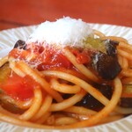 TRATTORIA PICCOLO ZIO - ブカティーニ トマトソースアップ