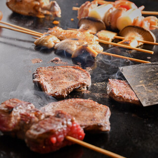 We have a wide variety of dinner menus, including Grilled skewer using Kuroge Wagyu beef and evening set meals.