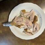 燻や - 写真を撮る前に切り分けられてました（ ;  ; ）見た目悪いですけど、切った所です