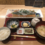 対馬のどぐろとイカ活き造り 博多 魚蔵 都ホテル店 - 