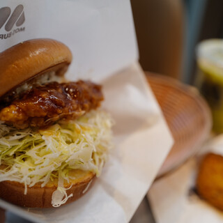 MOS BURGER & MOS CAFE_1