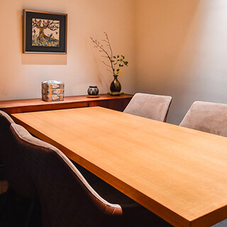 大切な日のお祝いや、接待、会食など、お客様のシーンに合わせてご利用いただけます。