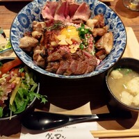 馬刺しと焼き鳥 グルマン三年坂 - 