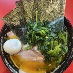 家系総本山 吉村家 - チャーシュー麵固め濃いめ多めほうれん草ゆで卵