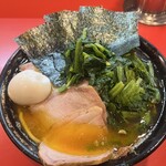 家系総本山 吉村家 - チャーシュー麵固め濃いめ多めほうれん草ゆで卵