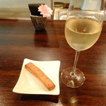 Wine Bar base - スパークリングワイン：700円？+フリッタ(’14.01月金曜日)