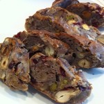 パリアッシュ - ゴロゴロ入ったナッツに魅了される森をさ迷うミエル380円