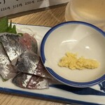 Tachinomi Banpaiya - アジ刺し　250円