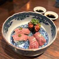 李休 千日前 - 肉寿司盛り合わせ
