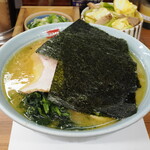 家系ラーメン 近藤家 - チャーシューメン 中盛