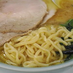 家系ラーメン 近藤家 - 麺