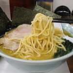 家系ラーメン 近藤家 - 麺リフト