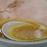 家系ラーメン 近藤家 - スープ