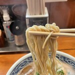 愚直 - 細麺にスープが絡む！