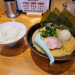横浜家系ラーメン 中野家 - 