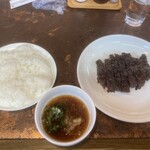 ピーピングトム - ステーキ200g ライス中