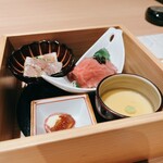 Koshitsu Yakiniku Ginza Kitao - 前菜として、和牛のロース〜キャビア添え、キノコの冷製フラン〜ワサビ風味、市田柿とクリームチーズ〜生ハム包み、牛タン山椒煮