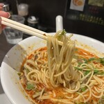 四川担担麺 阿吽 - 麺は細めで食べやすい✨