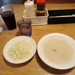 Joi Suteki - サラダ、スープ、アイスコーヒー