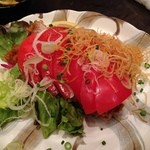 クロフネ - トマトの下にチキン南蛮が隠れています。