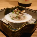 日本料理FUJI - 蛤の飯蒸し､涙豆､蕗の薹の葉:水と蛤のみで火入れし､塩や酒は無し｡蛤の身はふっくら