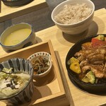 鉄板焼 鶏料理 かしわ - 