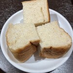 俺のスパニッシュ - お通しの生食パン