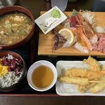 にほんのうみ - 海鮮天ぷらランチ1400円　&  あら汁100円