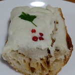 Boulangerie coron - 道産長芋とチキンのスノータルティーヌの断面