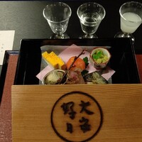 下鴨福助 - 八寸(猪口、筍木の芽和え、京都牛ローストビーフ、 二色玉子、流れ子旨煮、 一寸豆、春子南蛮漬け、サーモンてまり寿司)