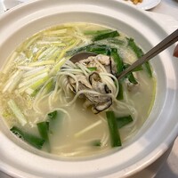 新橋亭 - 中から牡蠣