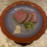 肉割烹 ふたご - 【焼物】和牛サーロインの低温調理　敷蕪あん　蕗の唐　ホースラディッシュ