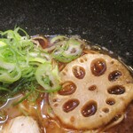 中華そば 糸 - 蓮根が特徴