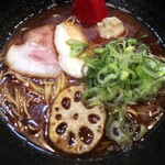 中華そば 糸 - 濃厚魚介ラーメン