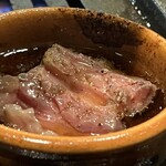 焼肉食道 大勝 - ニンニクのホイル焼きの　油にちょっと浸して頂いてみたら　これが　なかなかいける‼️