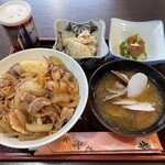 大河原 - 『牛丼(お汁･小鉢付)』