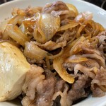 大河原 - 『牛丼(お汁･小鉢付)』の牛丼