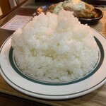 キッチン あずま - ごはん♡は山盛り４００㌘♡