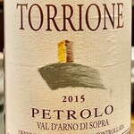 F - Torrione 2015　トスカーナの赤ですがサンジョヴェーゼだけでなくメルローなどがブレンドされています　ビロードのような重さと優雅さ