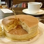 ルポーゼすぎ - ホットケーキにはマーガリンと自家製シロップが付く