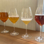 Kadoya - グラスを並べてみると…4種類に…
                        まるで飲み比べセットのようで豪華に…(  ´艸`)笑♪