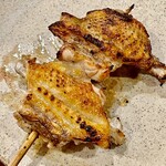 焼鳥 せきね - 本日の締めは手羽先　こちらは近火の強火で一気に焼き上げます