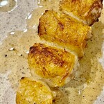 焼鳥 せきね - ぼんぼちと一緒に切り出した肉々しい食感のぼんじり